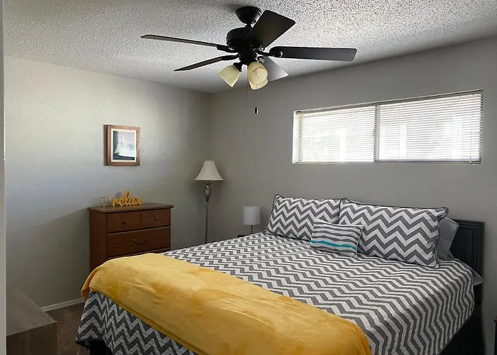 Relaxing Lakefront Condo For Your Getaway